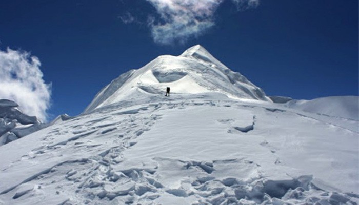 Chulu Far East Peak Climb